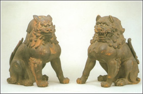 重要文化財　木造獅子狛犬